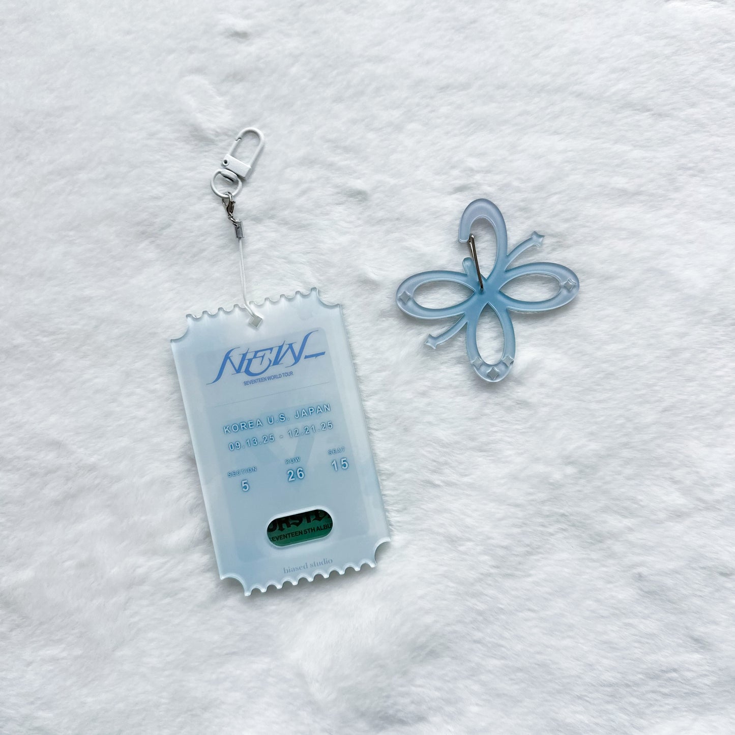 darling_world carabiner